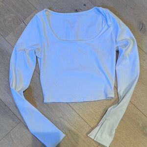 Alo top size M no stains no holes